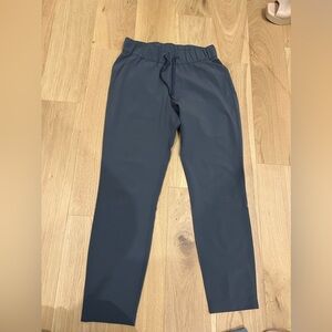 Lululemon On The Fly Pant Woven Fabric Grey-Blue Color Size 4